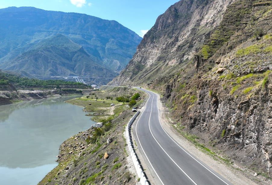 Благодаря нацпроекту в этом году обновят почти 2 тыс. км дорог к местам туристического осмотра